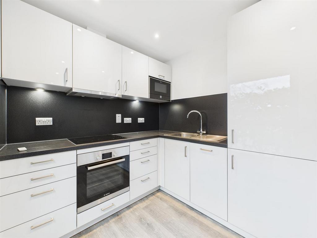 CAM05469 G0-PR0022-STILL003.jpg