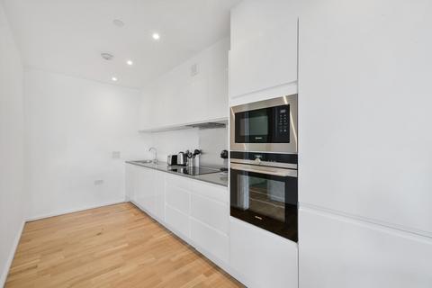 3 bedroom flat to rent, Clover Court, London, E14