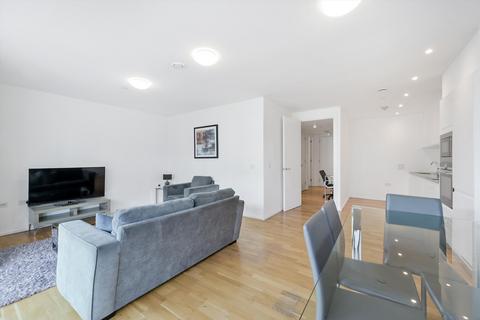 3 bedroom flat to rent, Clover Court, London, E14