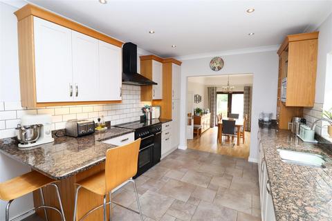 4 bedroom detached house for sale, Florence Road, Fleet GU52