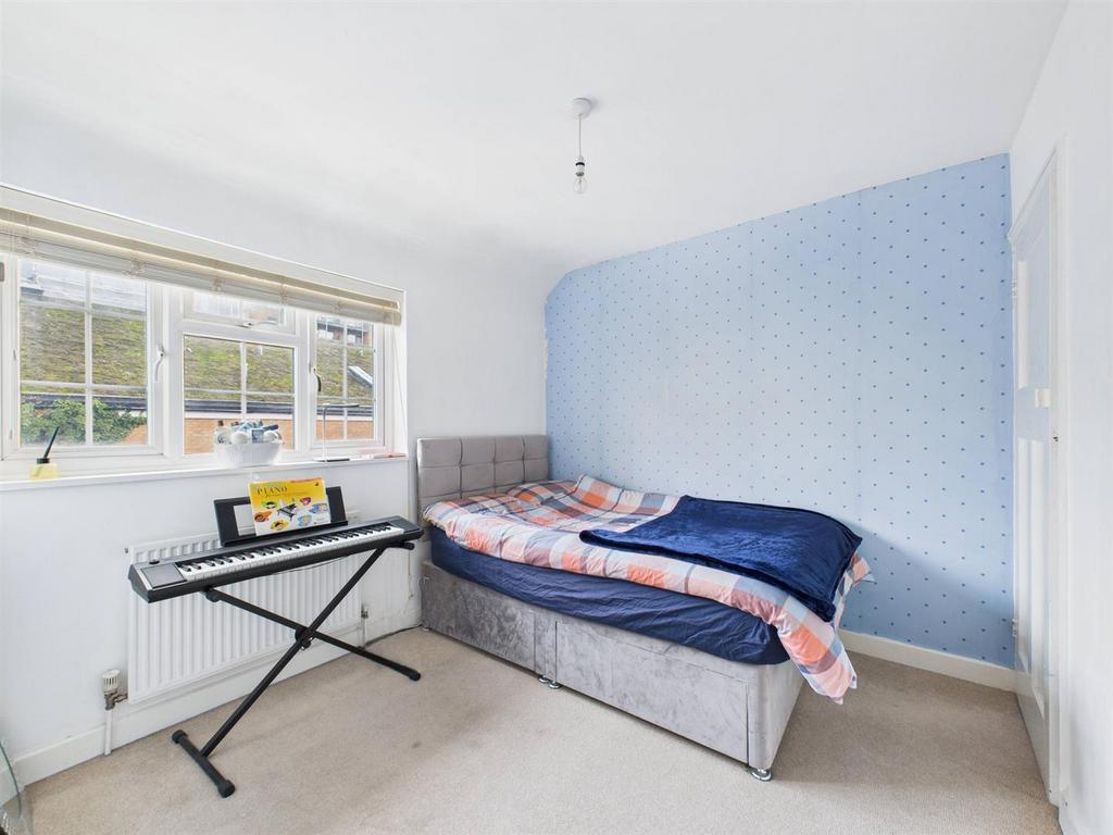 CAM02885 G0-PR0509-STILL016.jpg