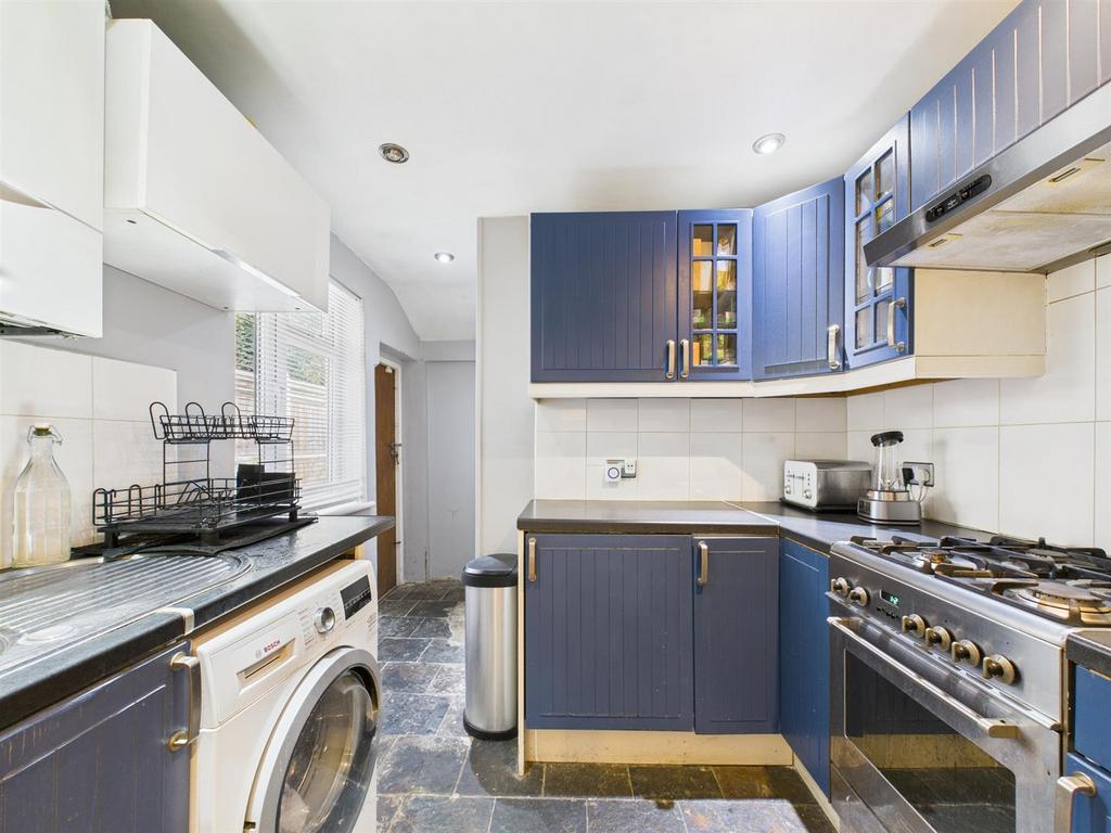 CAM02885 G0-PR0509-STILL006.jpg