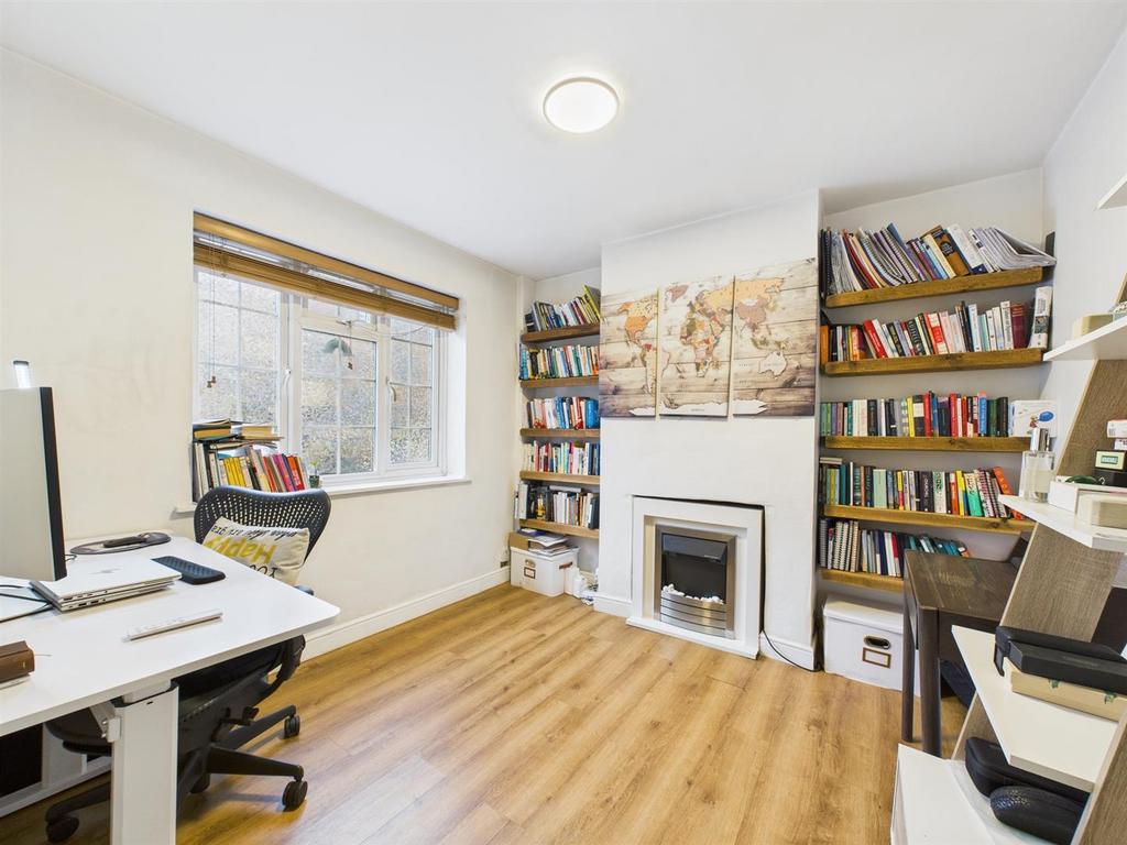 CAM02885 G0-PR0509-STILL003.jpg