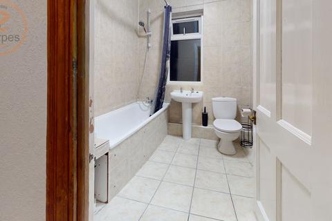 undefined, Robinson Road, Colliers Wood, London