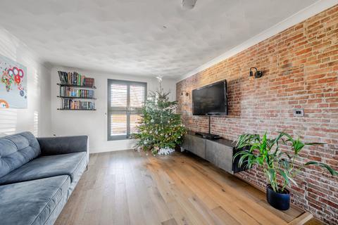 3 bedroom end of terrace house for sale, Charlesfield Road, Surrey RH6