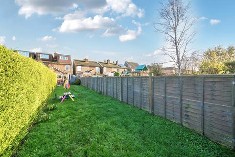 3 bedroom end of terrace house for sale, Charlesfield Road, Surrey RH6