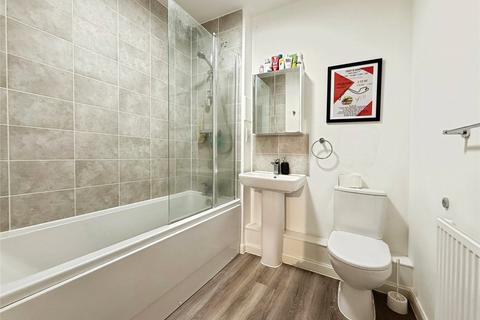 undefined, Edrich Grange, Berkshire RG45