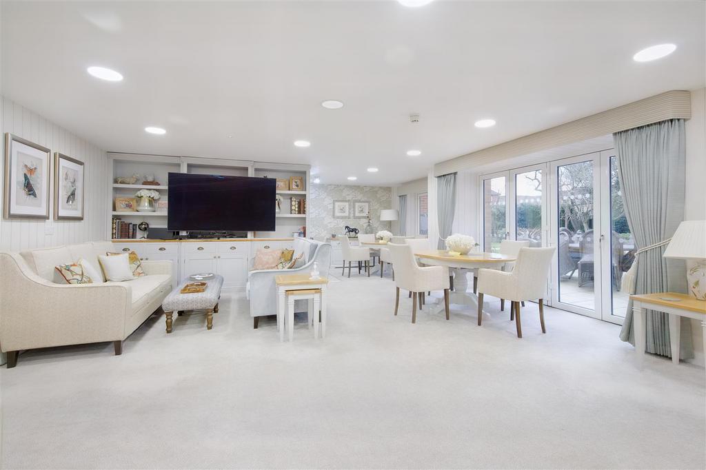 8538943-interior01.JPG