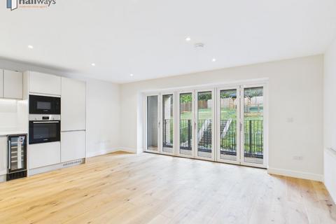 3 bedroom flat for sale, 131 Woodcote Valley Road, Purley CR8