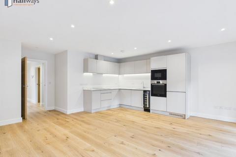 3 bedroom flat for sale, 131 Woodcote Valley Road, Purley CR8
