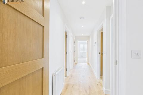3 bedroom flat for sale, 131 Woodcote Valley Road, Purley CR8