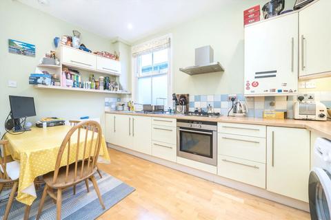 2 bedroom flat for sale, Thorney Hedge Road, London W4