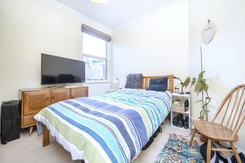2 bedroom flat for sale, Thorney Hedge Road, London W4