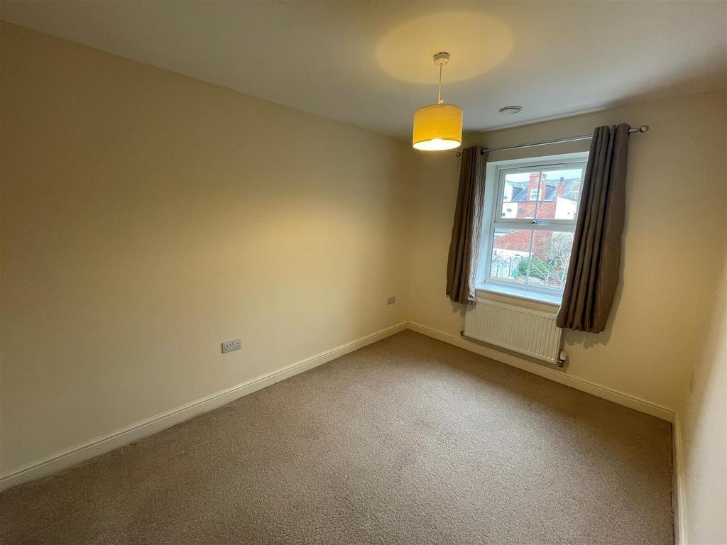 Bedroom 2.jpg