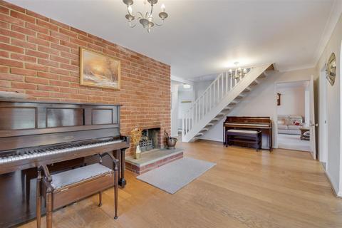5 bedroom detached house for sale, Galleywood Road, Great Baddow