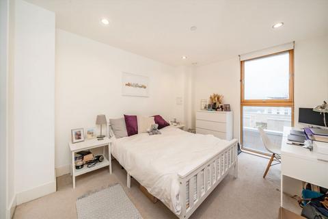 3 bedroom flat to rent, Province Square, London E14