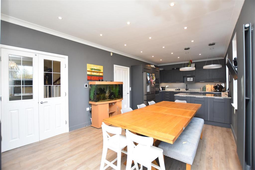 Kitchen Dining Area
