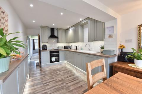 2 bedroom detached bungalow for sale, Kingswood Road, KINGSWINFORD DY6