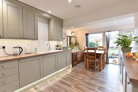 2 bedroom detached bungalow for sale, Kingswood Road, KINGSWINFORD DY6