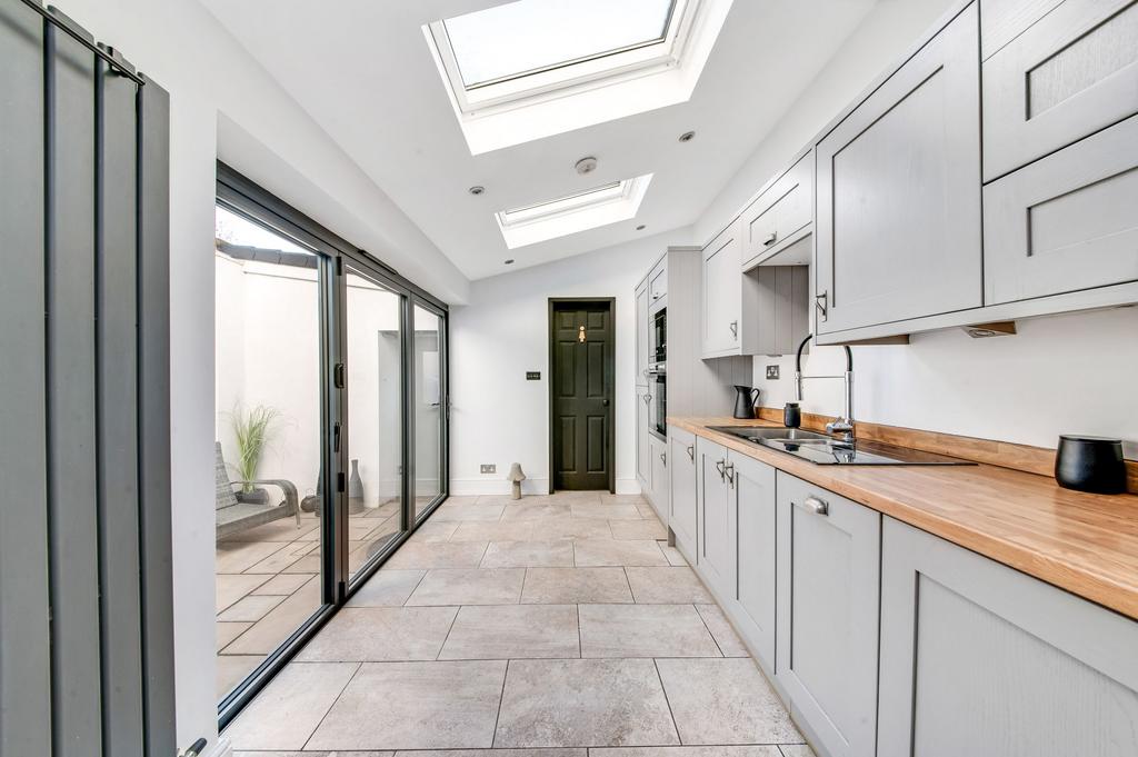 Dining kitchen