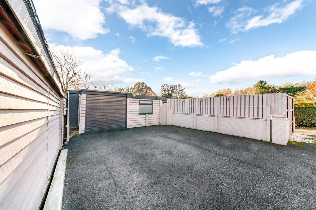 Garage/parking