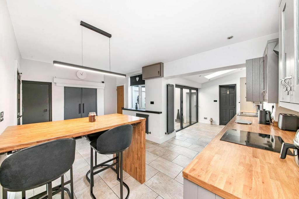 Dining kitchen