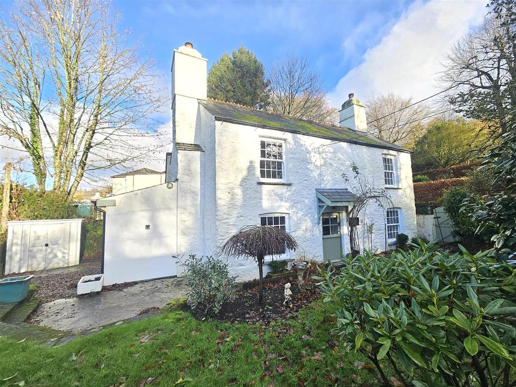 Front of Cottage.jpg