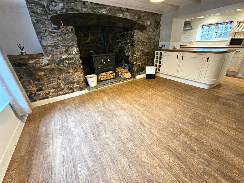 Dining Room.jpg
