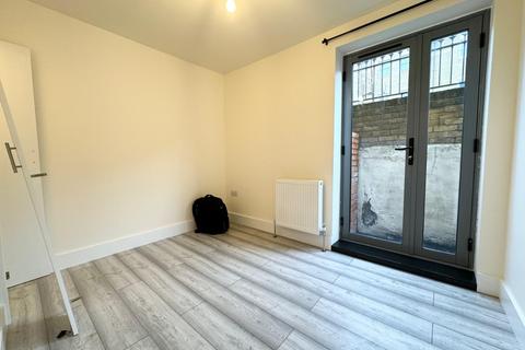 Platinum Court, Cephas Avenue, Stepney Green