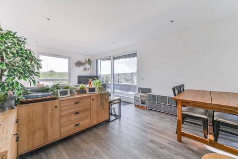 2 bedroom flat for sale, Calum Court, Central Purley, Purley, CR8