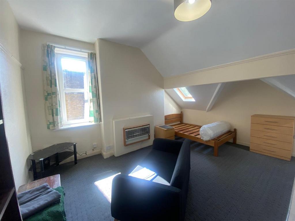 LIVING BEDROOM.jpg