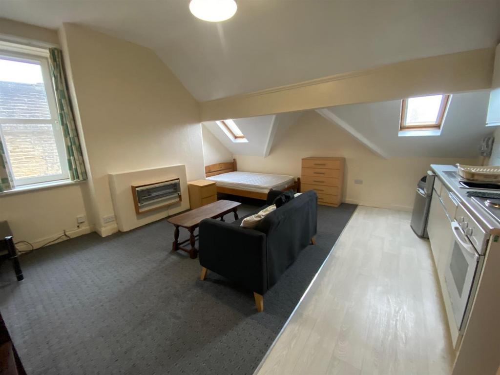 BEDROOM AREA.jpg