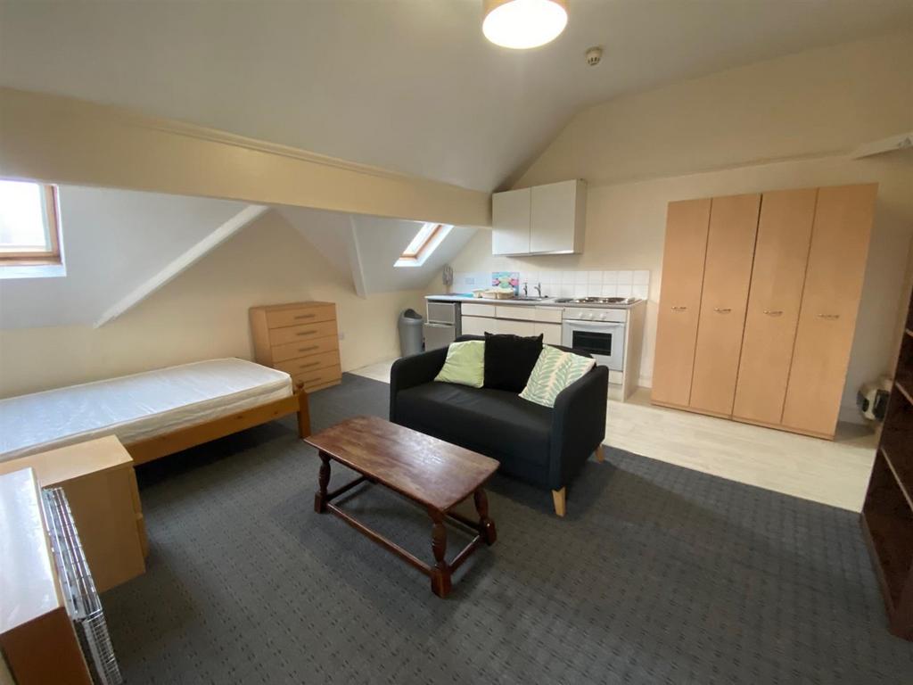 LOUNGE AREA.jpg