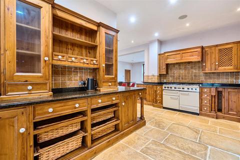 undefined, Waterhouse Lane, Kingswood