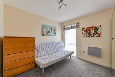 2 bedroom flat to rent, King George Crescent, HA0, Wembley, HA0