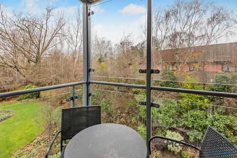 2 bedroom apartment for sale, Studio Way, Borehamwood
