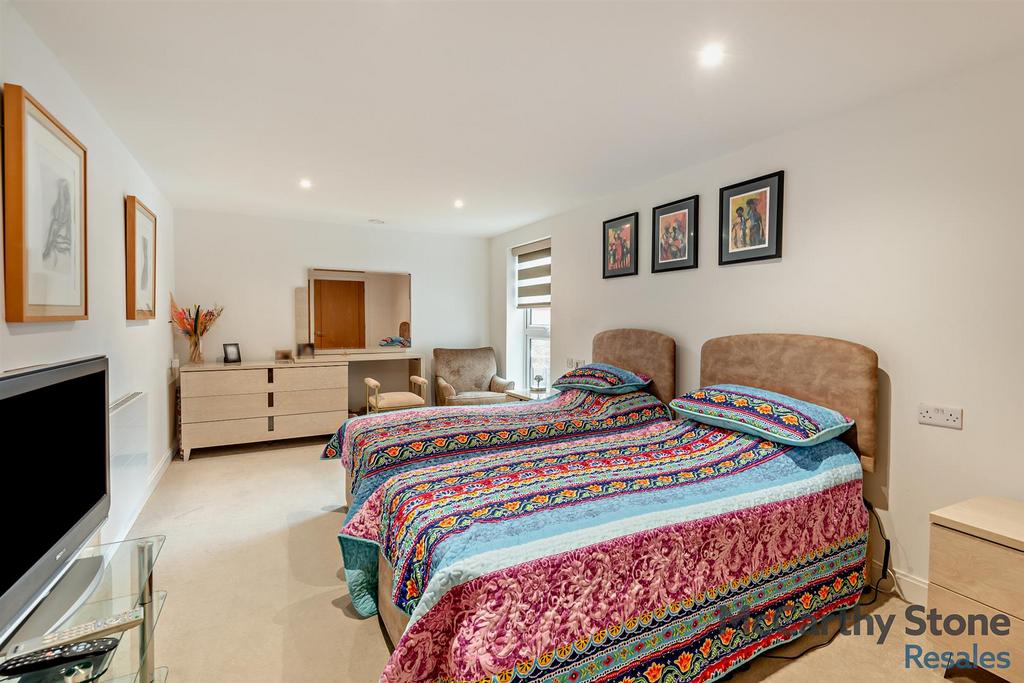 8673292-interior08-800.jpg