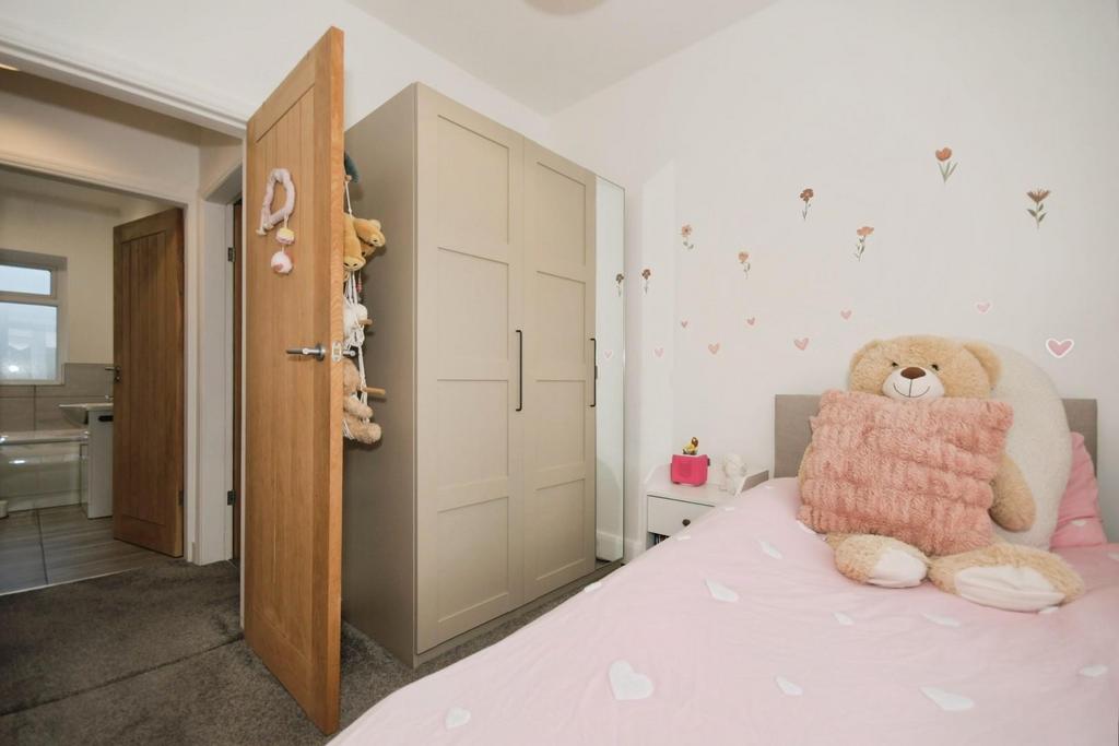 BED 2 03.jpg