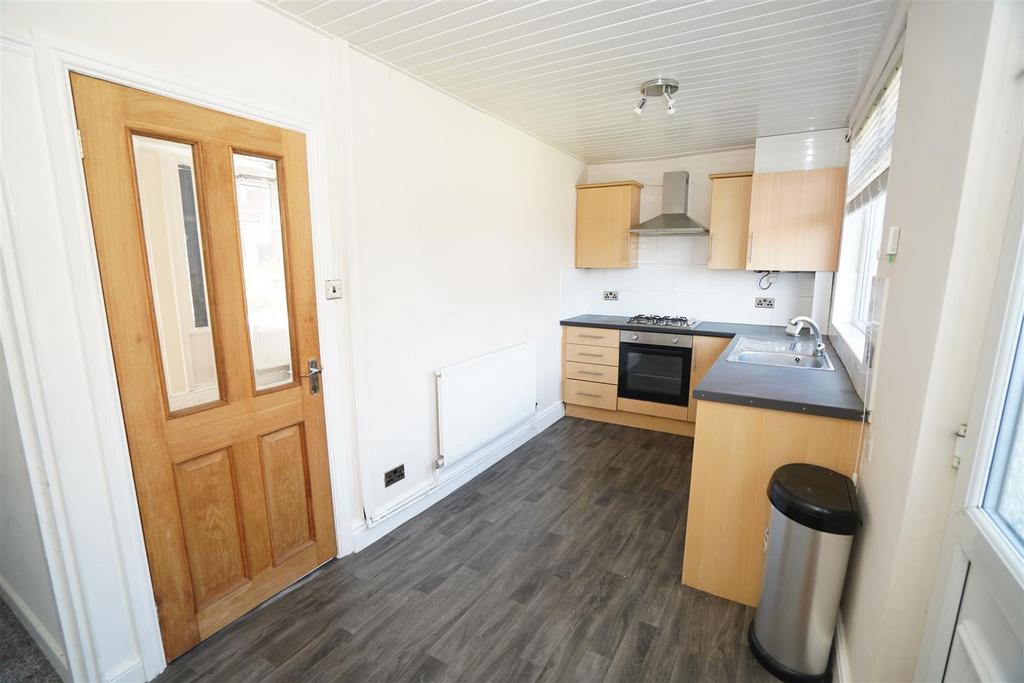 KITCHEN 2.jpg