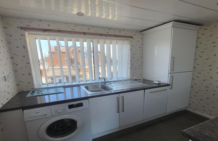 40 Cauldwell kitchen .jpg