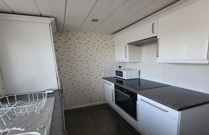 40 Cauldwell kitchen 2 .jpg