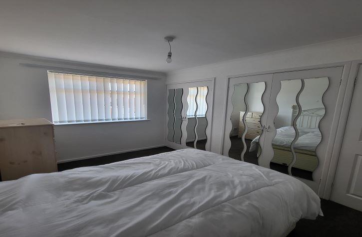 40 Cauldwell main bedroom 2.jpg