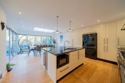 undefined, Raby Drive, Raby Mere