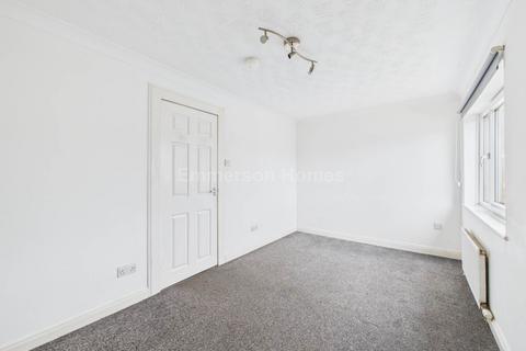 undefined, Thrush Place, Johnstone PA5