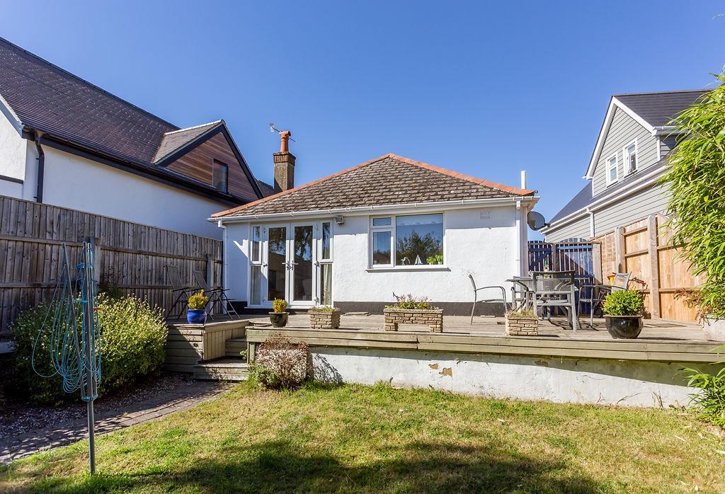 8 Woodstock Road-ph7 web300.jpg