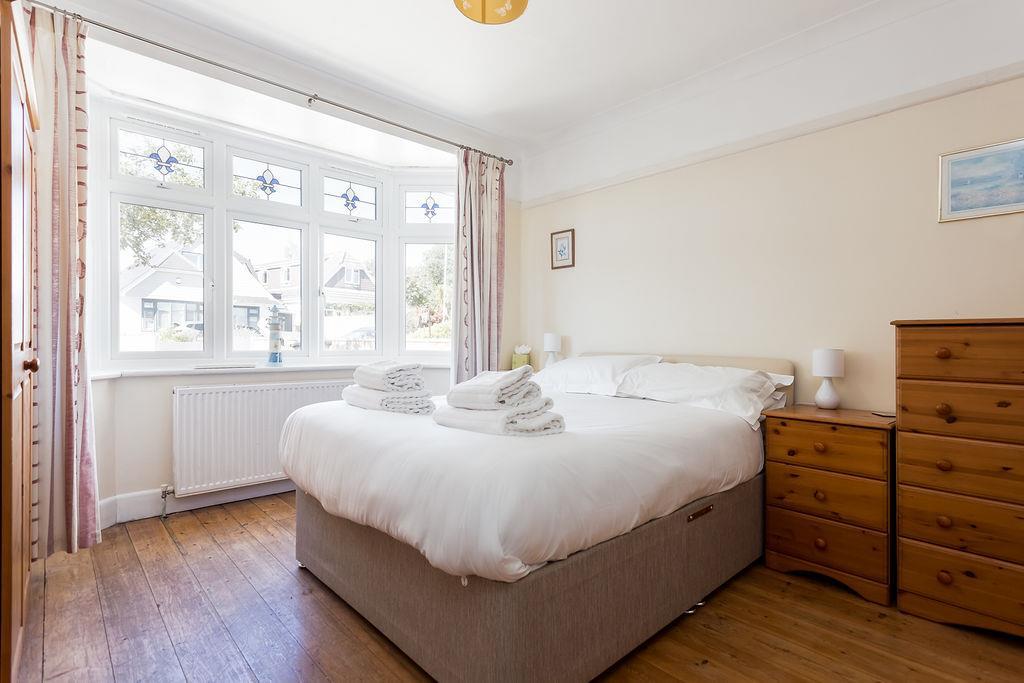 8 Woodstock Road-ph4 web300.jpg