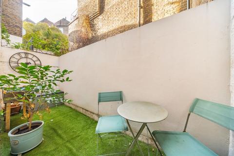 3 bedroom flat for sale, Cumberland Street, London SW1V