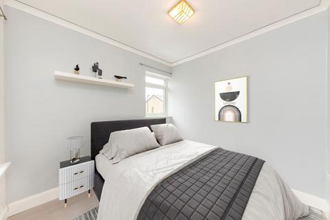 2 bedroom flat to rent, Honor Oak Park, London SE23