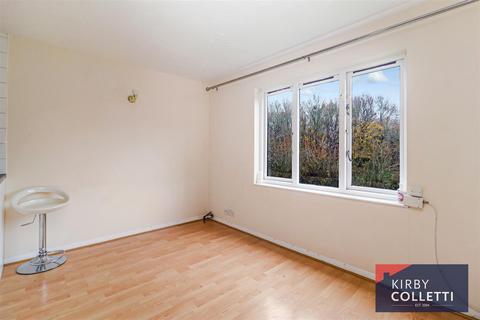 undefined, Maltby Drive, Enfield