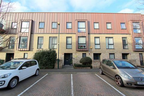 undefined, Sweetbriar Avenue, Carshalton SM5